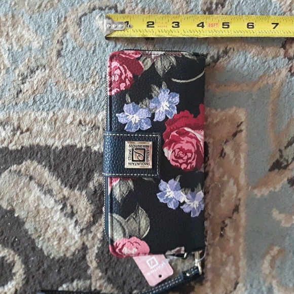 2x*Host Pick*Stone Mountain pretty bonded leather wristlet
